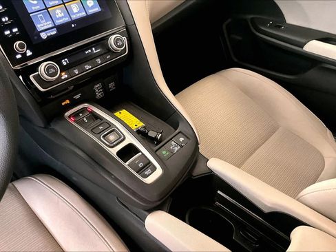 Used 2019 Honda Insight EX image 16