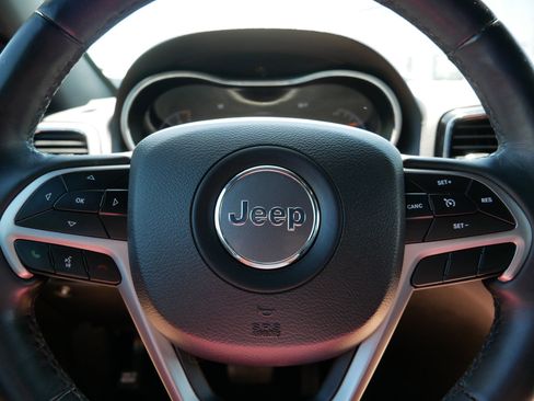 Used 2019 Jeep Grand Cherokee Altitude AWD/4WD image 25