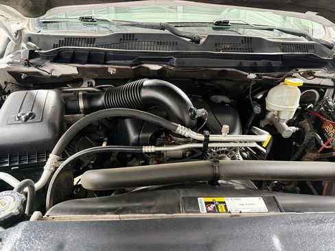 Used 2018 RAM 1500 Express RWD image 28