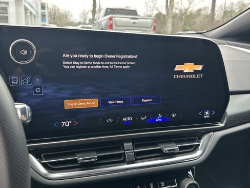 New 2026 Chevrolet Equinox EV LT image 28