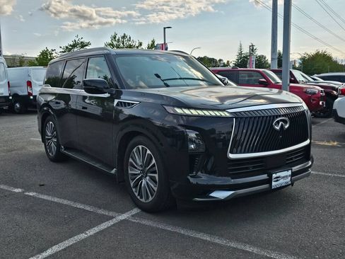 Used 2025 INFINITI QX80 Sensory AWD/4WD image 3