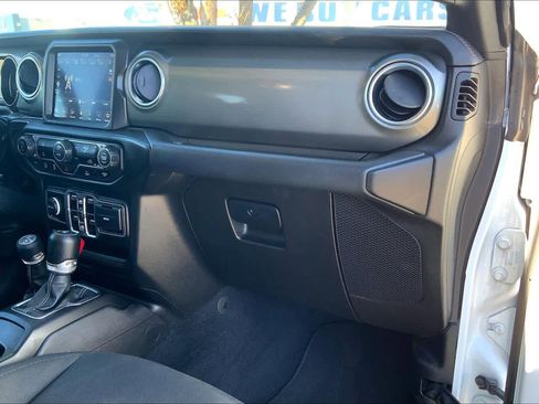 Used 2023 Jeep Wrangler Sahara image 18