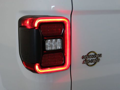 Used 2023 Jeep Gladiator Overland image 54