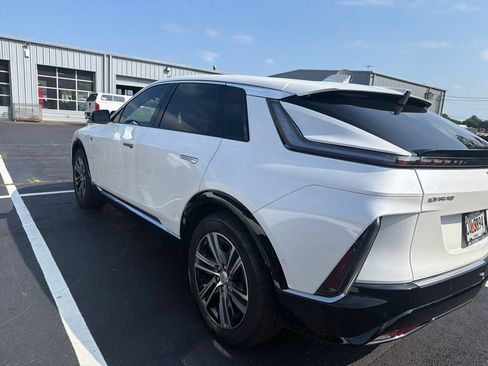 Certified 2024 Cadillac Lyriq Luxury RWD image 5