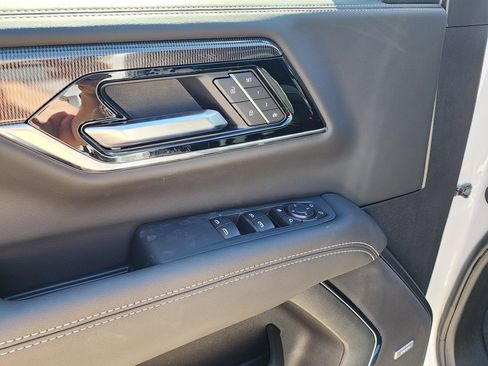 New 2026 GMC Yukon Elevation image 13