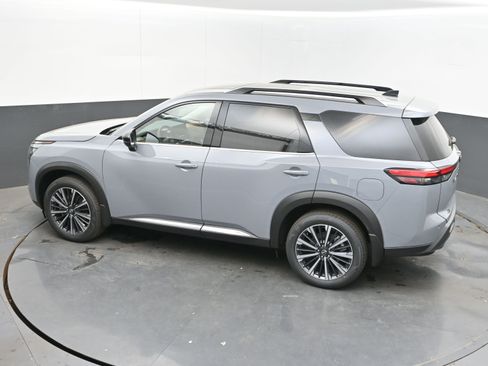 New 2026 Nissan Pathfinder Platinum FWD image 36