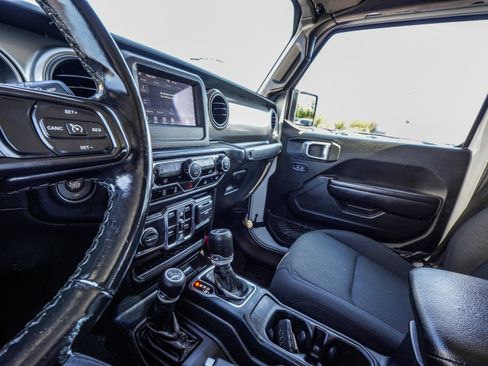 Used 2021 Jeep Gladiator Willys image 27