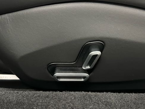 Used 2025 Ferrari Roma Spider RWD image 19