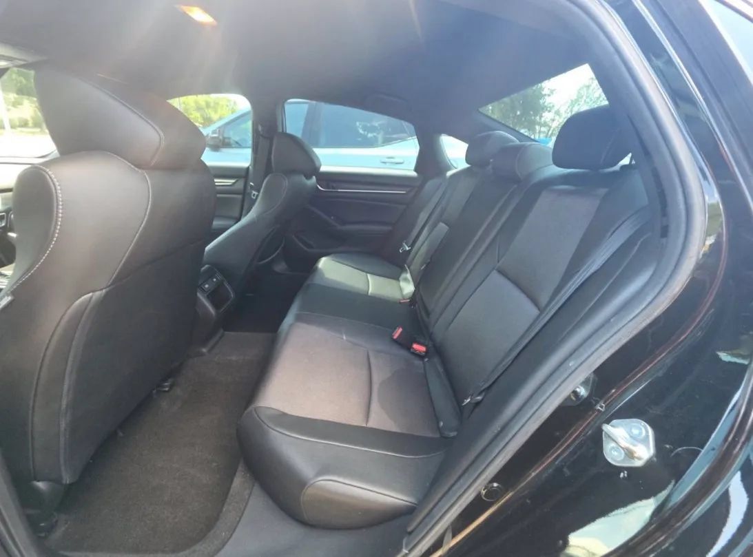 Used 2021 Honda Accord Sport image 9