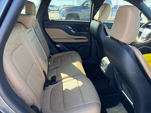 Used 2021 Lincoln Corsair Reserve image 15