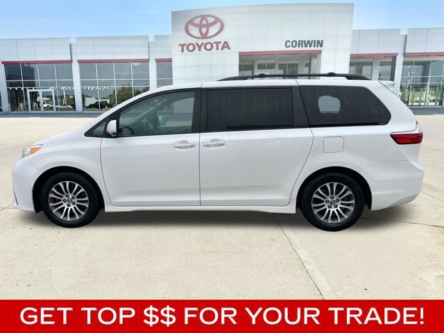 Used 2019 Toyota Sienna XLE FWD image 2