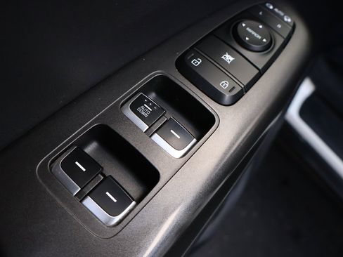 Used 2022 Kia Sportage Nightfall Edition image 8