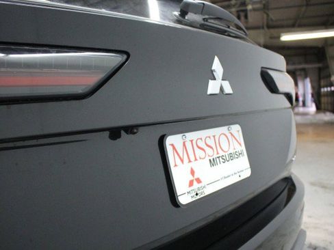 New 2026 Mitsubishi Outlander SE image 4