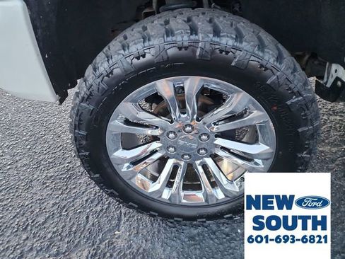 Used 2018 Chevrolet Silverado 1500 LT w/ All Star Edition image 33