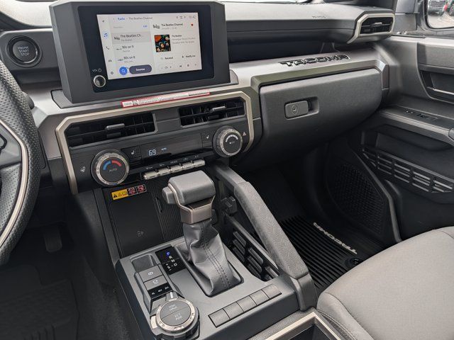 Used 2025 Toyota Tacoma SR5 AWD/4WD image 24