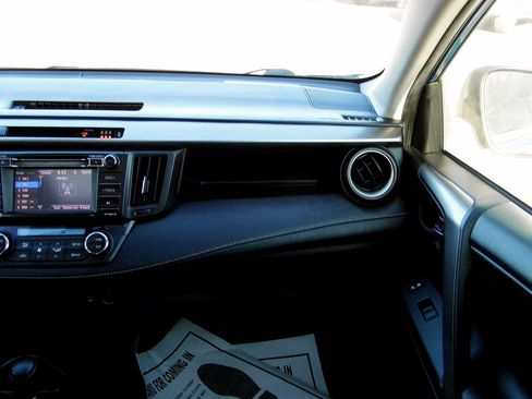 Used 2017 Toyota RAV4 XLE image 21