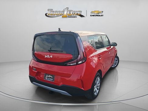 Used 2024 Kia Soul LX image 8