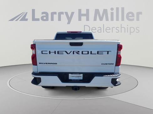 Used 2026 Chevrolet Silverado 1500 Custom w/ LPO, Dark Essentials Package AWD/4WD image 4