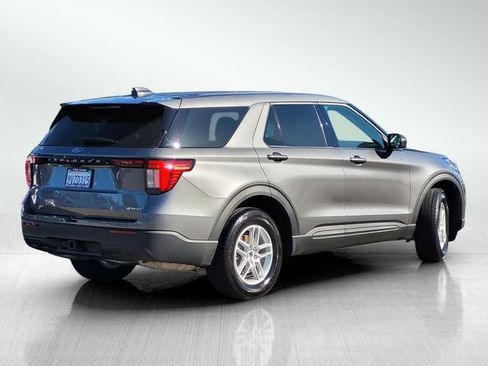Used 2026 Ford Explorer Active AWD/4WD image 4