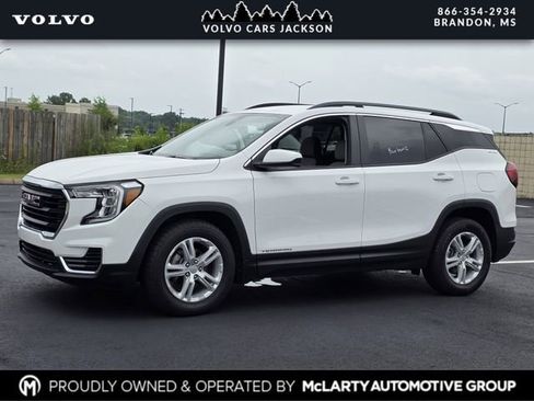 Used 2024 GMC Terrain SLE w/ Driver Convenience Package FWD image 7