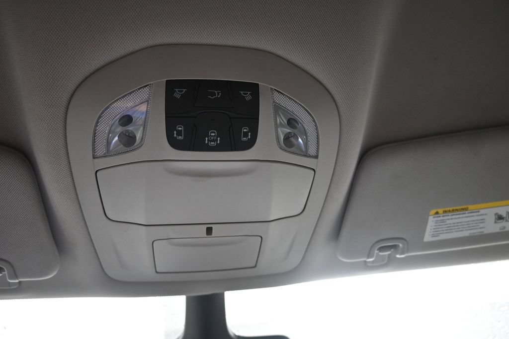 Used 2024 Chrysler Pacifica Touring-L FWD image 15