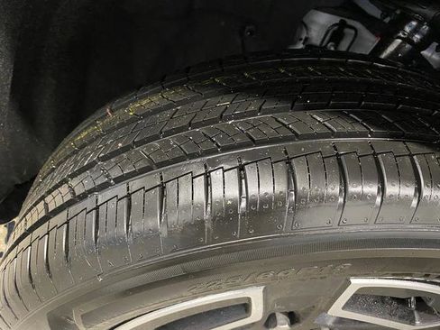 New 2026 Jeep Cherokee Limited image 40