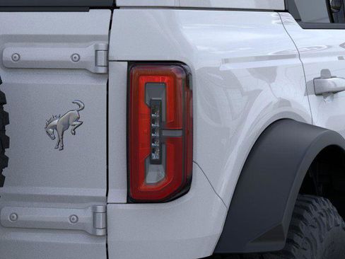 New 2025 Ford Bronco Outer Banks w/ Sasquatch Package image 23