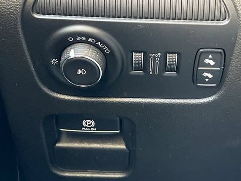 Used 2022 Jeep Wagoneer Series III RWD image 38