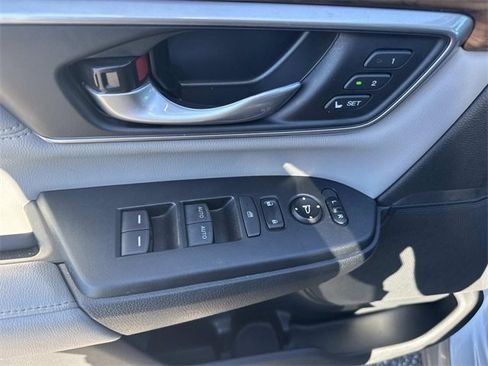 Used 2020 Honda CR-V Touring image 17