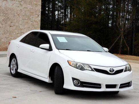 Used 2012 Toyota Camry SE image 6