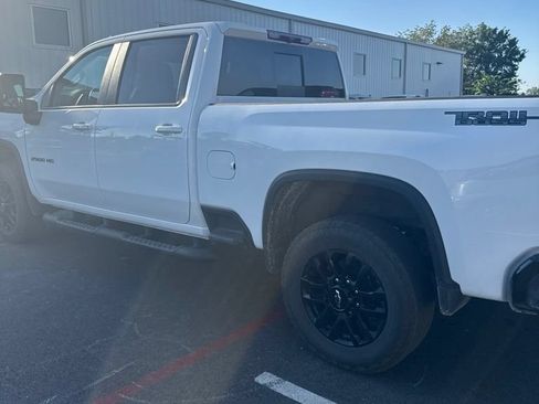 Used 2025 Chevrolet Silverado 2500 LT w/ Trail Boss Package AWD/4WD image 2