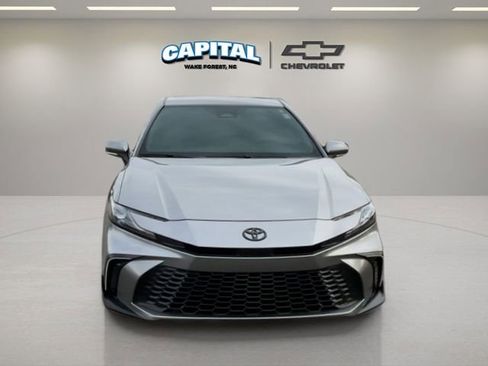 Used 2025 Toyota Camry SE image 8