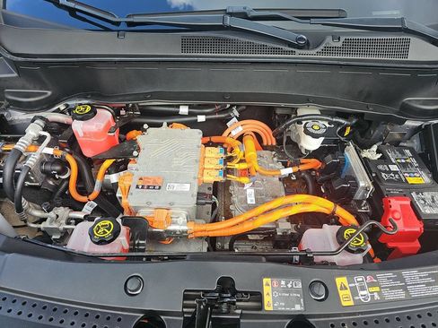 Used 2023 Chevrolet Bolt EUV LT w/ Driver Confidence Package FWD image 9