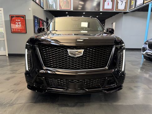 Used 2026 Cadillac Escalade V w/ LPO, ONYX Package AWD/4WD image 2