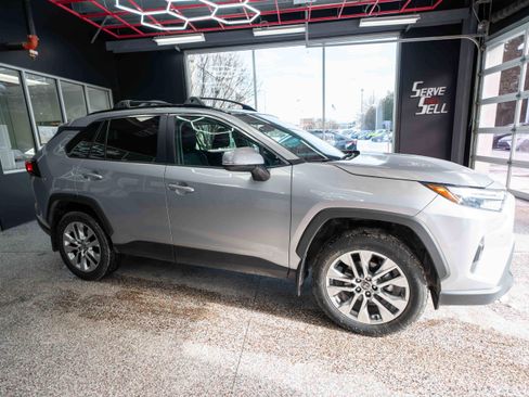 Used 2024 Toyota RAV4 XLE Premium w/ Weather Package image 5