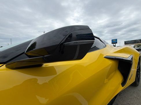 Used 2025 Chevrolet Corvette Z06 w/ Stealth Interior Trim Package RWD image 11