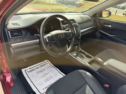 Used 2016 Toyota Camry SE image 12