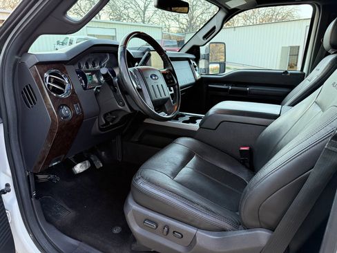 Used 2015 Ford F250 Platinum w/ FX4 Off-Road Package image 9