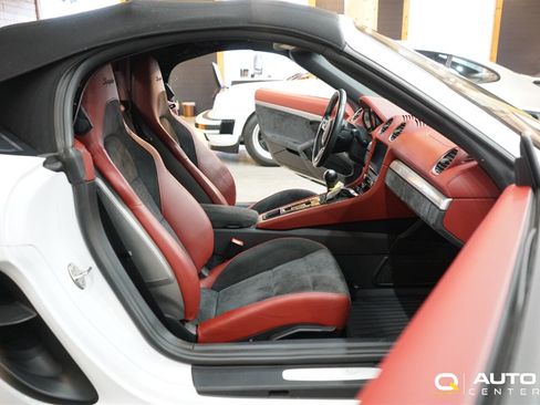 Used 2020 Porsche 718 Boxster Spyder image 37