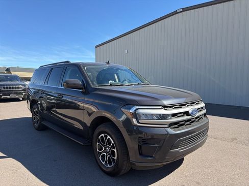 Used 2024 Ford Expedition Max XLT image 2