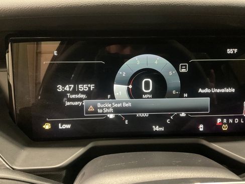 Used 2025 GMC Acadia Elevation w/ Elevation Premium Package image 17