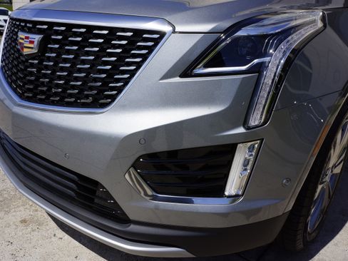 Used 2025 Cadillac XT5 Premium Luxury image 16