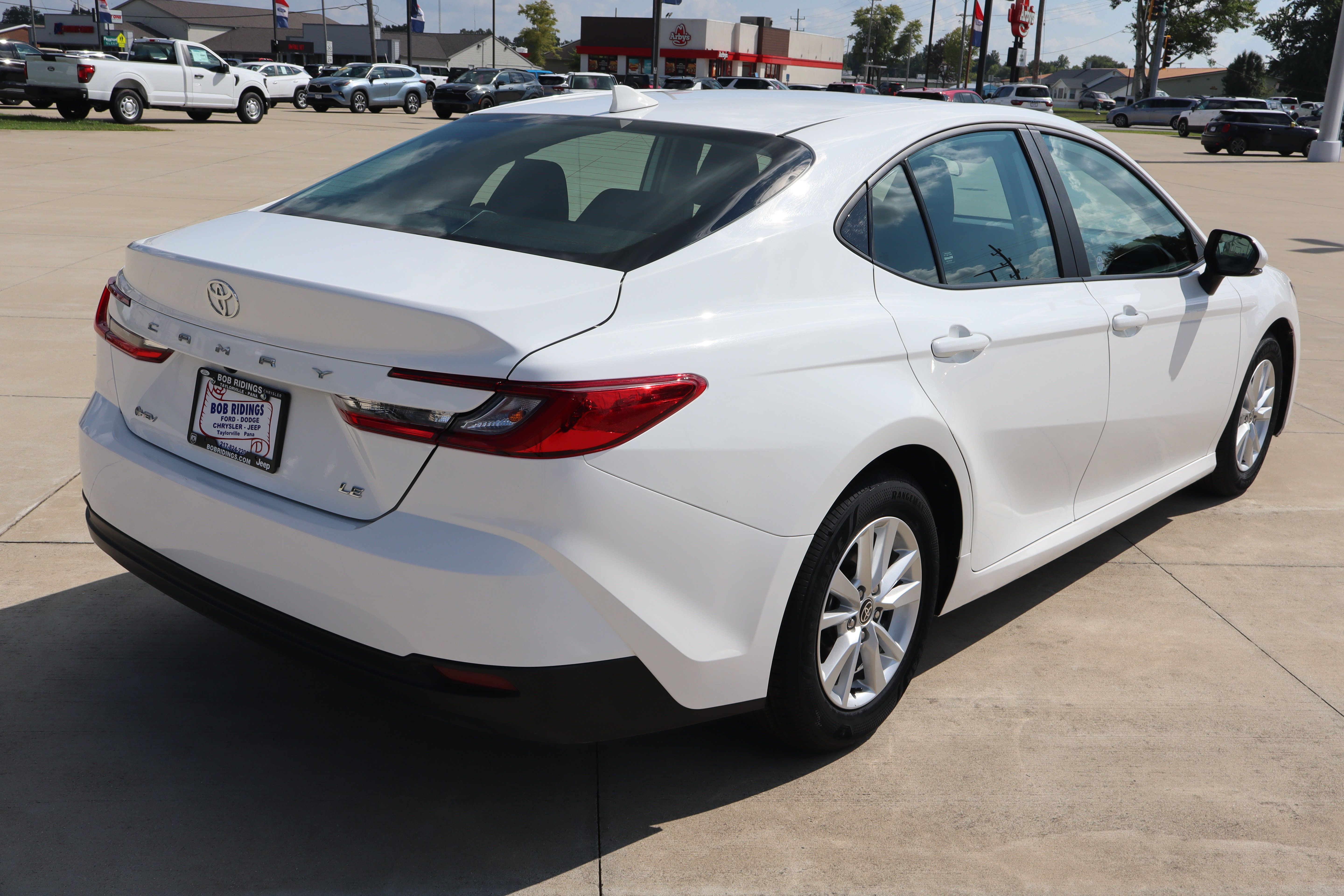 Used 2025 Toyota Camry LE FWD image 5