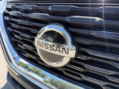 Used 2021 Nissan Rogue S FWD image 6