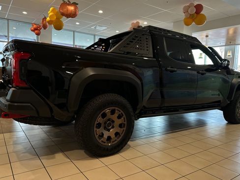 New 2025 Toyota Tacoma Trailhunter image 3