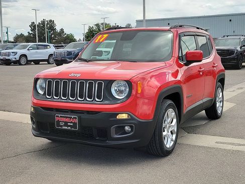 Used 2017 Jeep Renegade Latitude FWD image 4