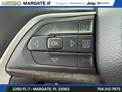 Used 2025 Jeep Grand Cherokee Limited w/ Black Appearance Package RWD image 29