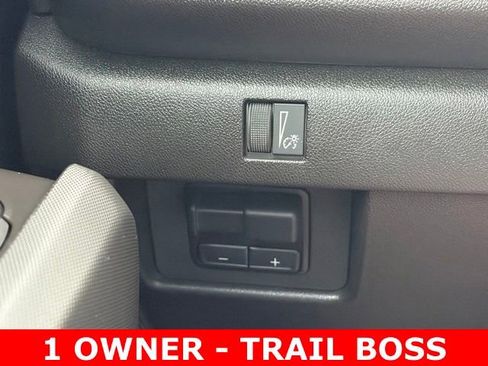 Certified 2025 Chevrolet Colorado Trail Boss AWD/4WD image 19