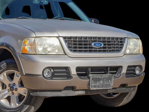 Used 2005 Ford Explorer Sport XLT image 5