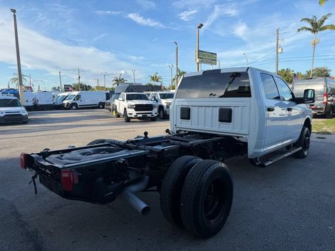 Used 2024 RAM 3500 Tradesman w/ Chrome Appearance Group AWD/4WD image 5